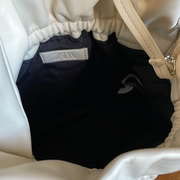 New ZATA CHAIN HANDLED QUILTED LEATHER BAG - Picture 7 of 12